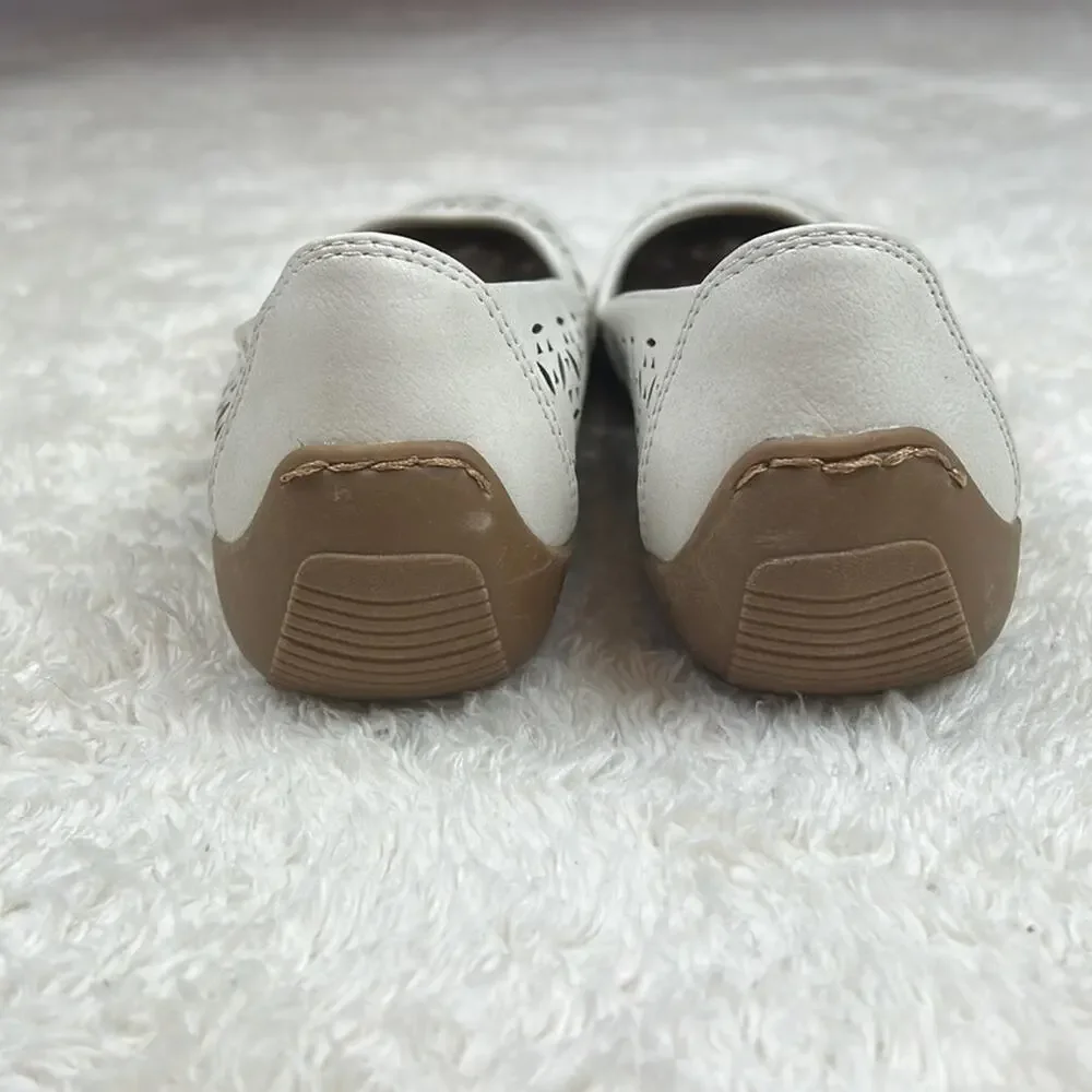 Array Jordan  lasercut cream faux‎ leather slip on ballet flats, shoes size 4.5